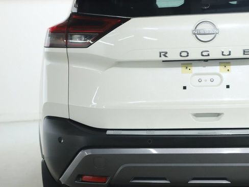 Used 2023 Nissan Rogue SL AWD/4WD image 45