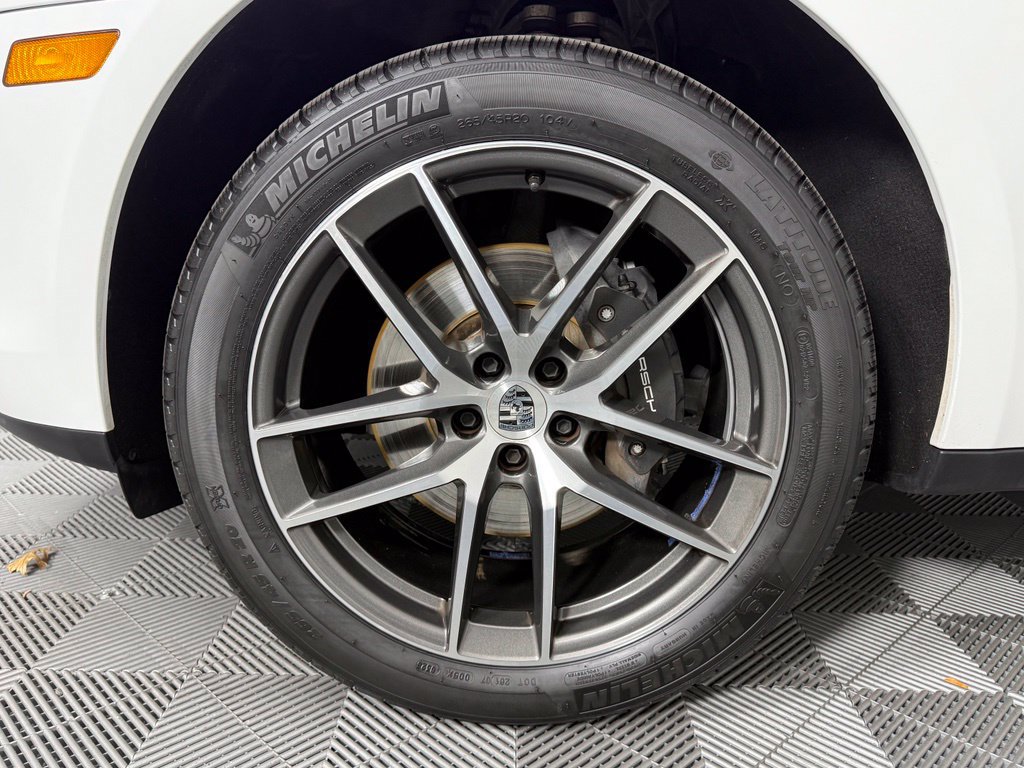 Certified 2023 Porsche Macan Turbo AWD/4WD image 13