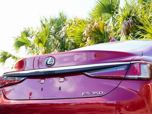 Used 2021 Lexus ES 350 w/ Premium Package image 9