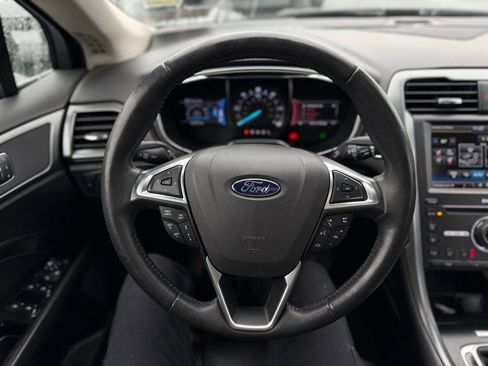 Used 2016 Ford Fusion Energi Titanium w/ Driver Assist Package image 8