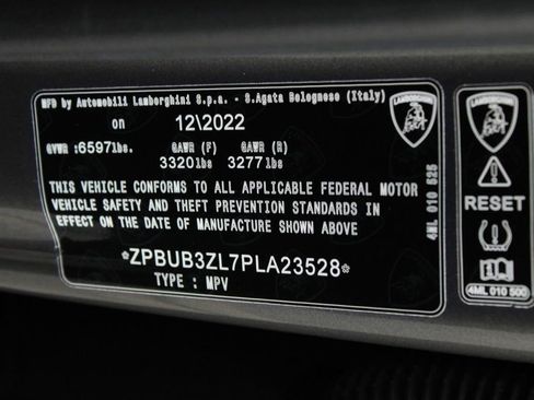 Used 2023 Lamborghini Urus S image 38