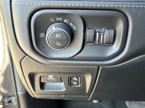 Used 2020 RAM 1500 Limited image 18