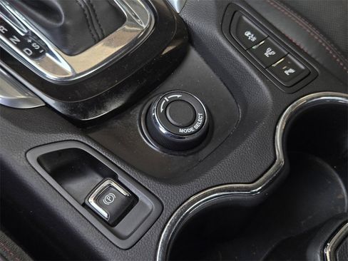 Used 2017 Chevrolet SS image 25