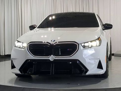 Used 2026 BMW M5 w/ Executive Package AWD/4WD image 3