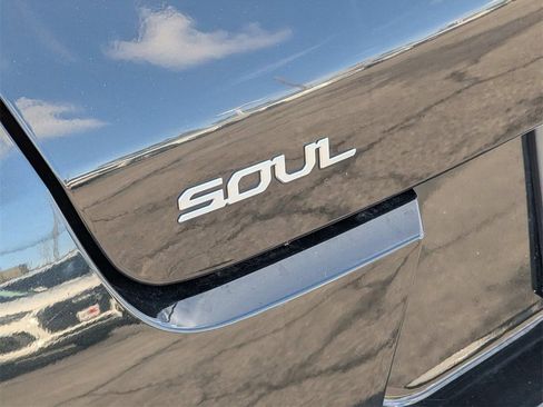 Used 2024 Kia Soul S image 6