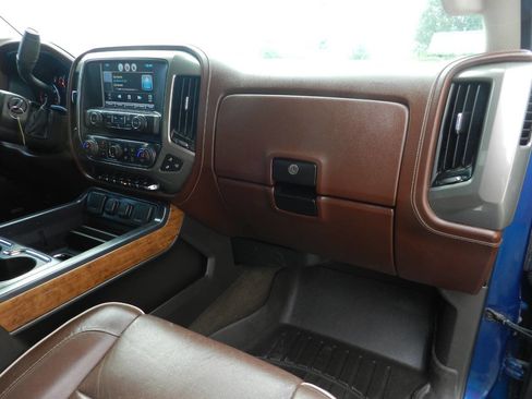 Used 2015 Chevrolet Silverado 2500 High Country w/ Duramax Plus Package image 13