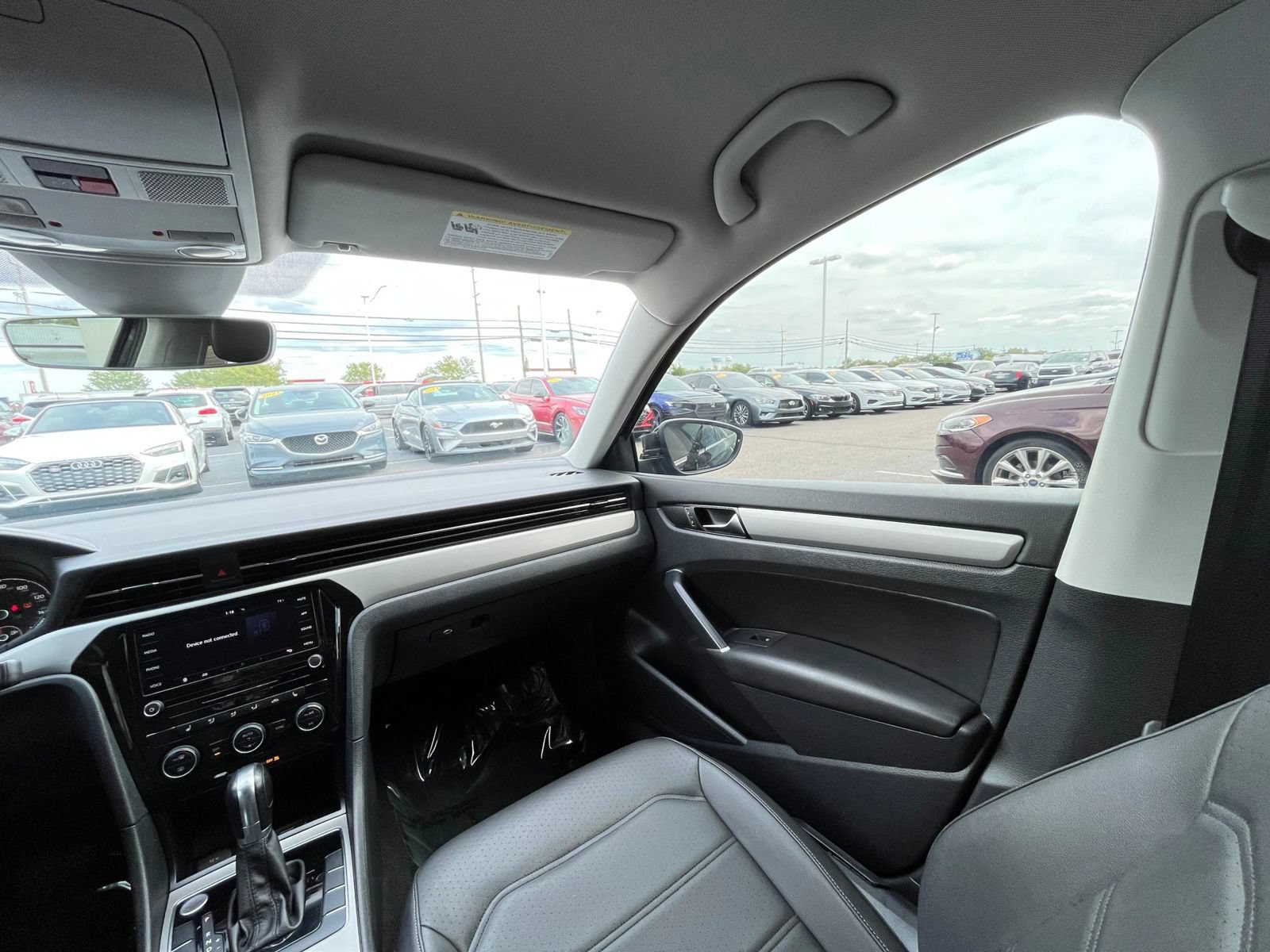 Used 2020 Volkswagen Passat 2.0T SE FWD image 39