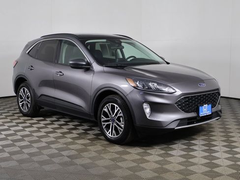 Used 2022 Ford Escape SEL w/ Technology Package image 2