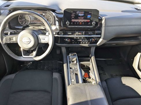 Used 2024 Nissan Pathfinder SV FWD image 15