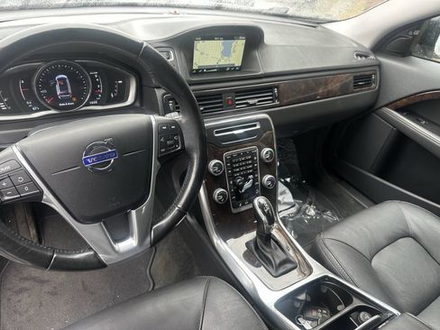 Used 2016 Volvo XC70 T5 Premier w/ Proximity Package AWD/4WD image 4