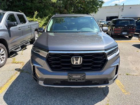 Used 2024 Honda Pilot Touring image 6