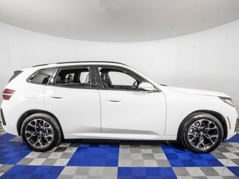 Used 2025 BMW X3 xDrive30i image 4
