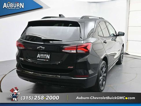 Used 2023 Chevrolet Equinox RS AWD/4WD image 4