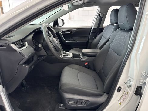 Certified 2025 Toyota RAV4 XLE AWD/4WD image 13