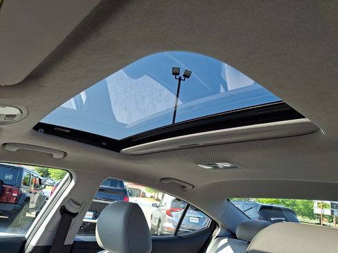 Used 2019 Hyundai Elantra Limited w/ Ultimate Package 02 FWD image 14