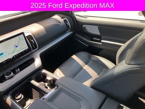 Used 2025 Ford Expedition Max Active image 24