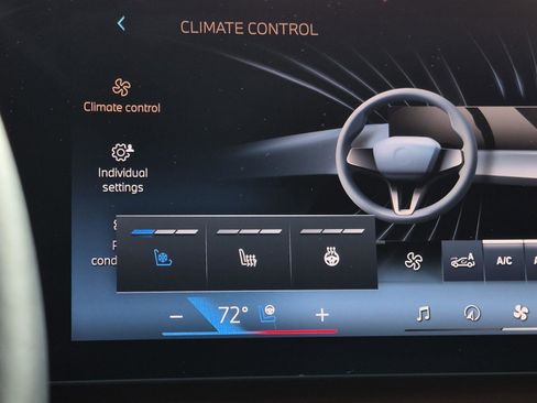 Certified 2023 BMW 760i xDrive w/ Parking Assistance Package image 20