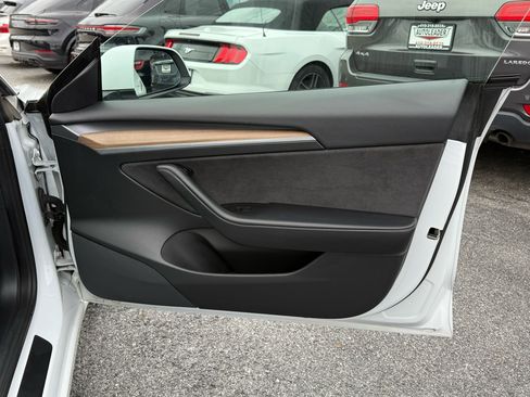 Used 2021 Tesla Model 3 Standard Range Plus image 24