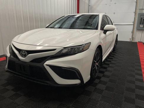 Used 2023 Toyota Camry SE FWD image 9