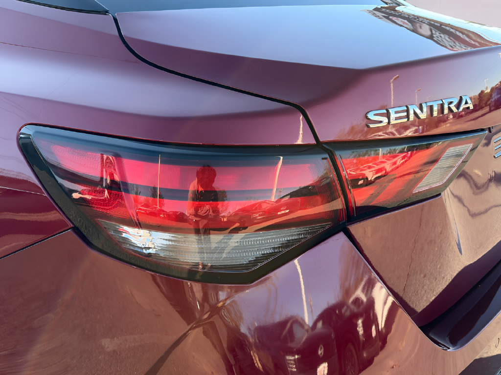 Used 2021 Nissan Sentra SV w/ SV Premium Package FWD image 32