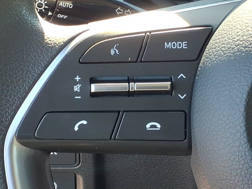 Used 2023 Hyundai Sonata SEL w/ Preferred Accessory Package FWD image 12
