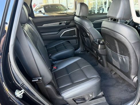 Used 2022 Kia Telluride EX w/ EX Premium Package image 28