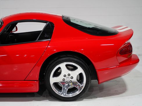 Used 2002 Dodge Viper GTS RWD image 31