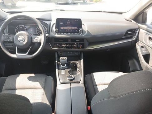 Used 2024 Nissan Rogue SV image 13