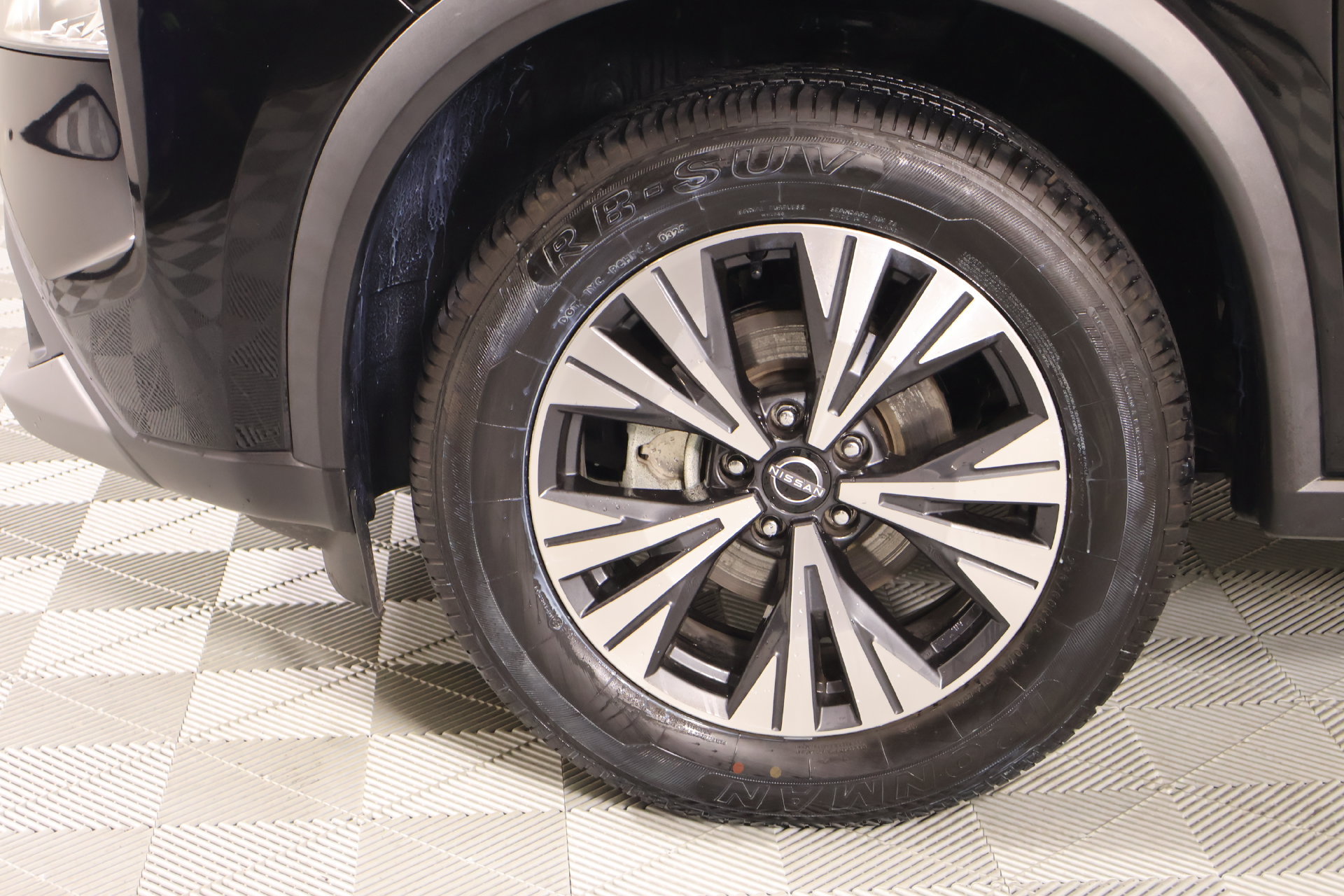 Used 2023 Nissan Rogue SV FWD image 16