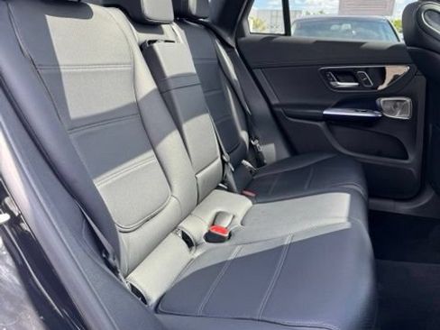Used 2023 Mercedes-Benz GLC 300 4MATIC image 28