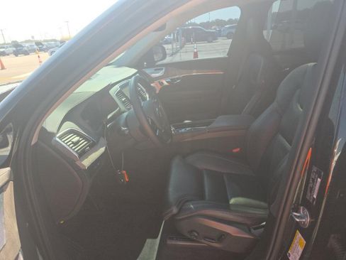 Used 2024 Volvo XC90 T8 Ultimate w/ Protection Package Premier AWD/4WD image 3