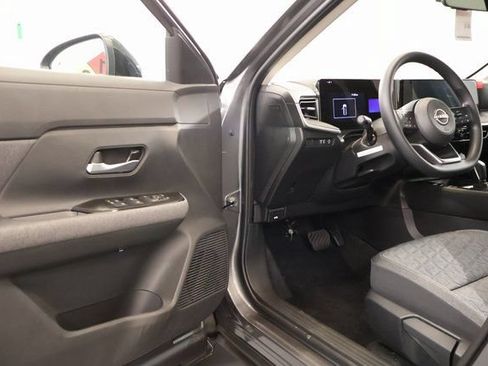 New 2026 Nissan Kicks SV w/ SV Premium Package FWD image 14