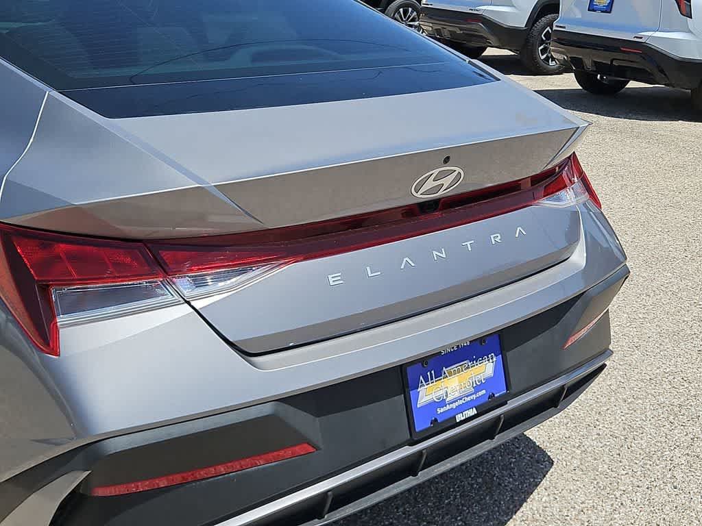 Used 2024 Hyundai Elantra SEL FWD image 23