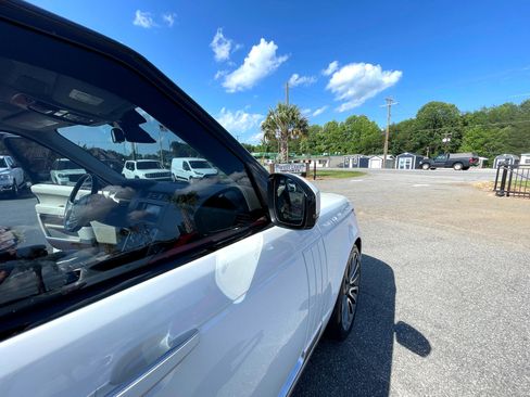 Used 2015 Land Rover Range Rover Autobiography image 21