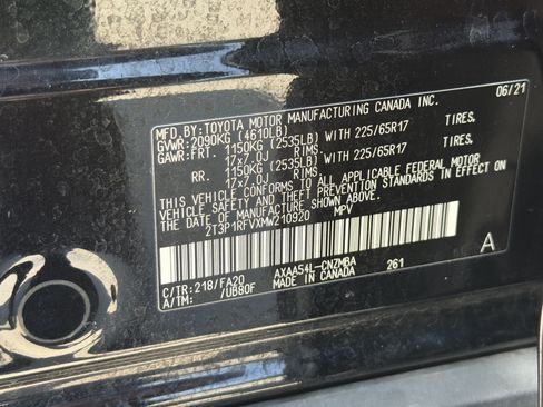 Used 2021 Toyota RAV4 XLE AWD/4WD image 33
