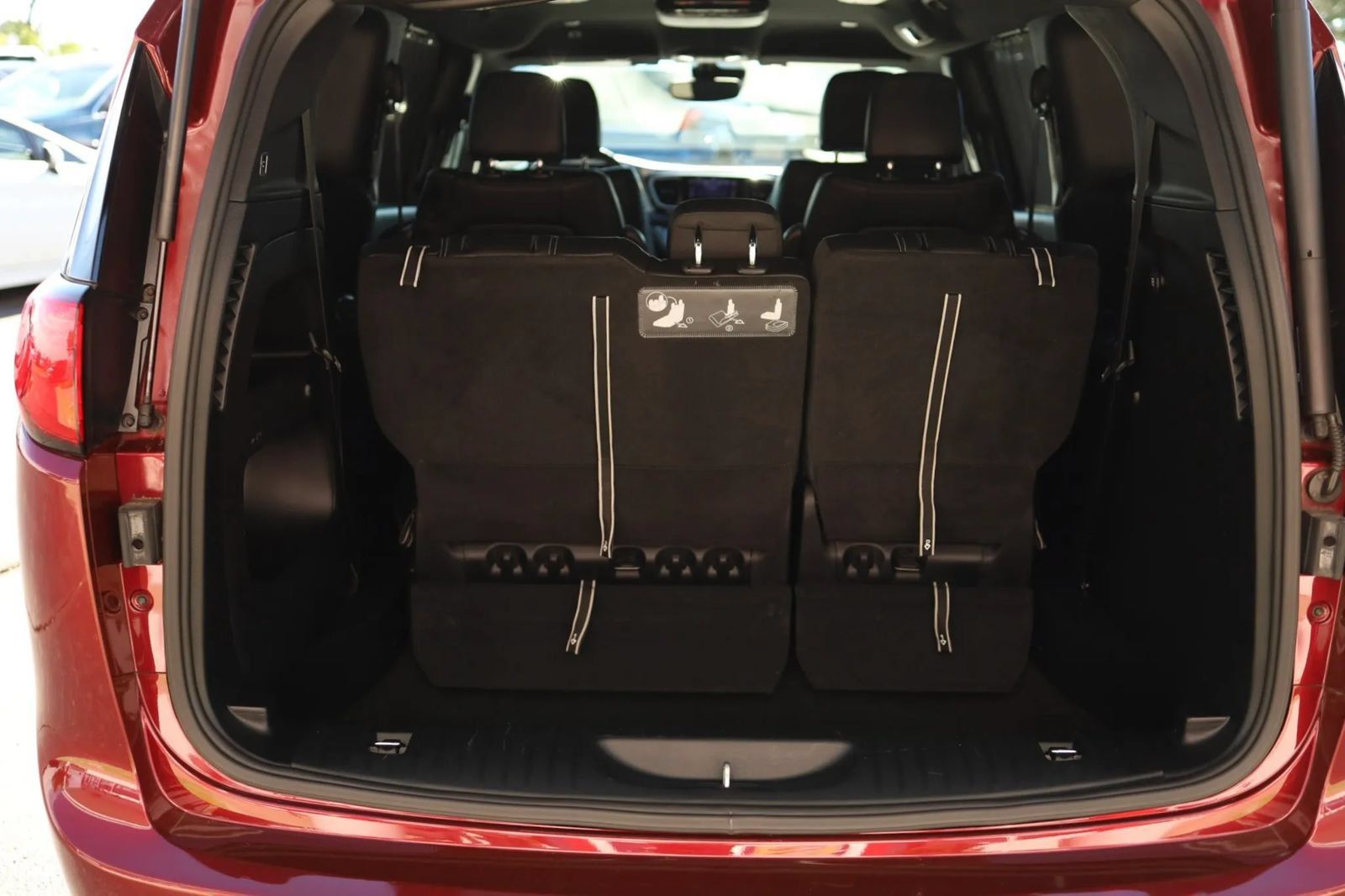 Used 2019 Chrysler Pacifica Touring-L w/ Advanced Safetytec Group FWD image 38
