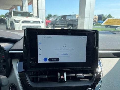 Used 2025 Toyota Corolla LE FWD image 16