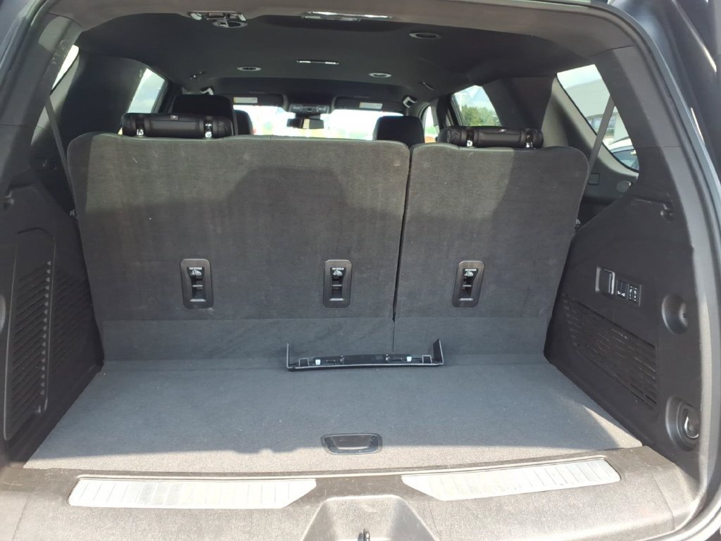 Used 2025 GMC Yukon Denali AWD/4WD image 19