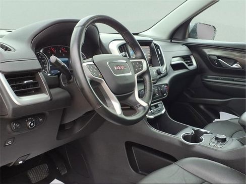 Used 2024 GMC Terrain SLT image 8