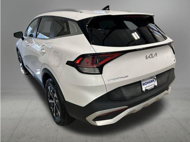 Used 2024 Kia Sportage EX AWD/4WD image 3