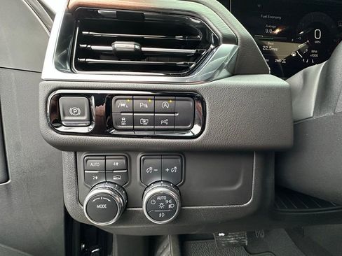 Used 2025 GMC Yukon XL Denali w/ Sun & Power Step Package image 3