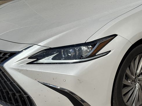 Used 2023 Lexus ES 300h w/ Accessory Package (Z2) FWD image 6