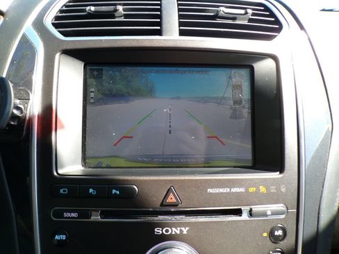 Used 2018 Ford Explorer Platinum AWD/4WD image 27