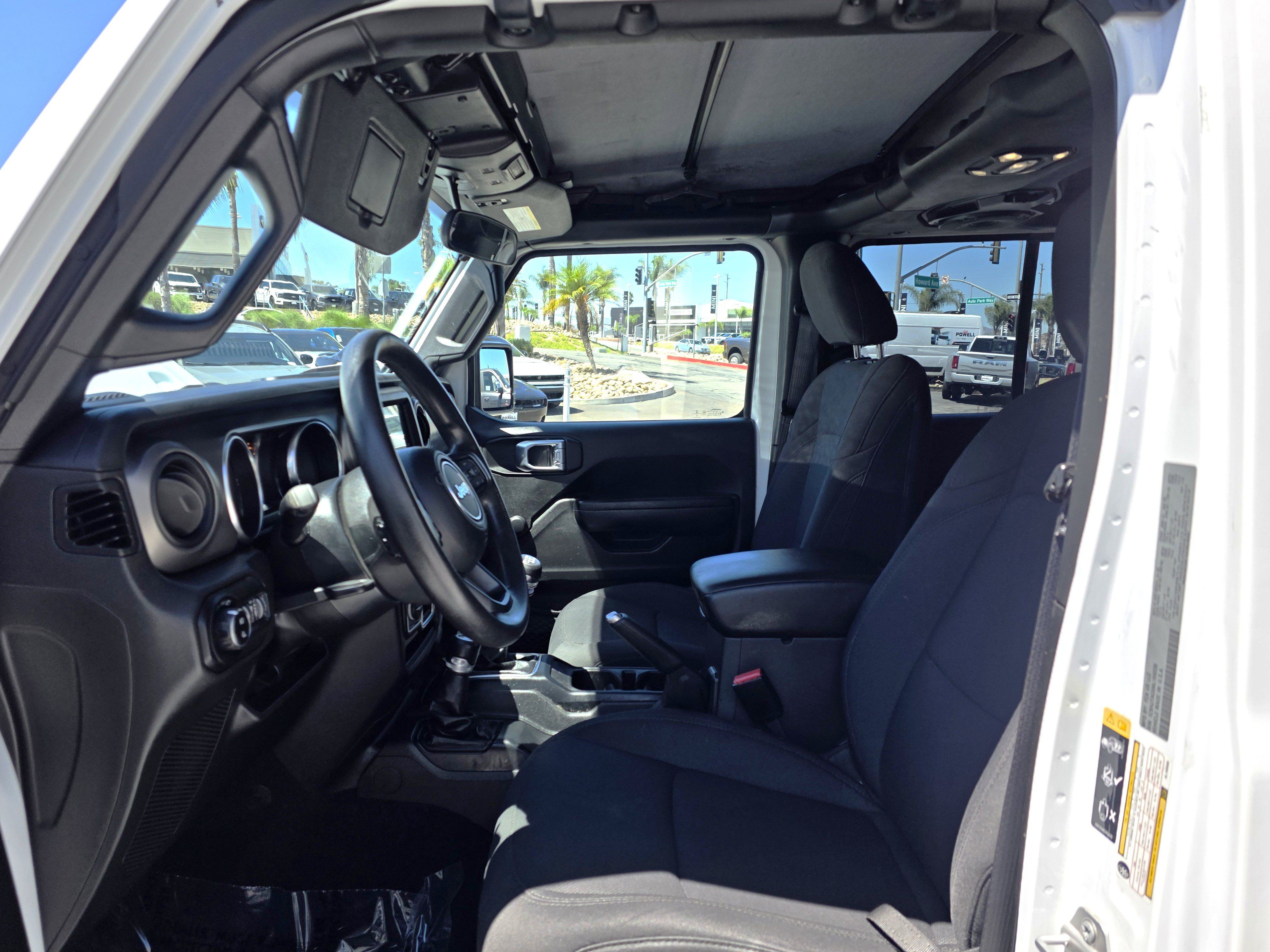 Certified 2022 Jeep Gladiator Sport AWD/4WD image 11