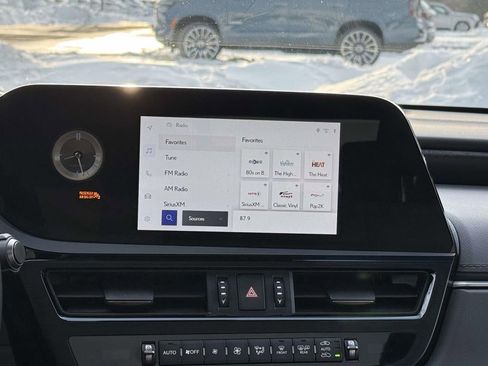 Used 2025 Lexus ES 350 Premium image 10