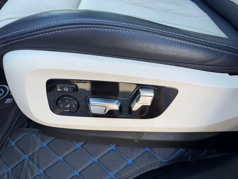 Used 2021 BMW X7 M50i w/ Dynamic Handling Package AWD/4WD image 13