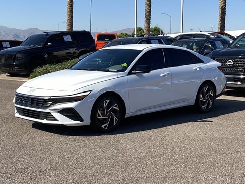 Certified 2025 Hyundai Elantra Sport image 7