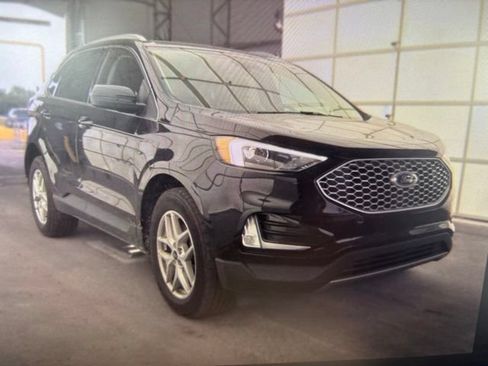 Certified 2024 Ford Edge SEL w/ Convenience Package AWD/4WD image 4