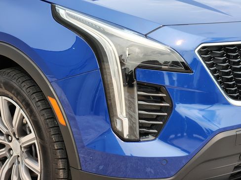 Used 2022 Cadillac XT4 Sport w/ Sun And Sound Package AWD/4WD image 10