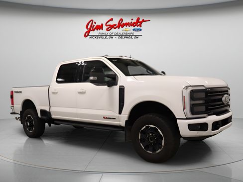 Used 2025 Ford F350 Platinum w/ Tremor Off-Road Package AWD/4WD image 2
